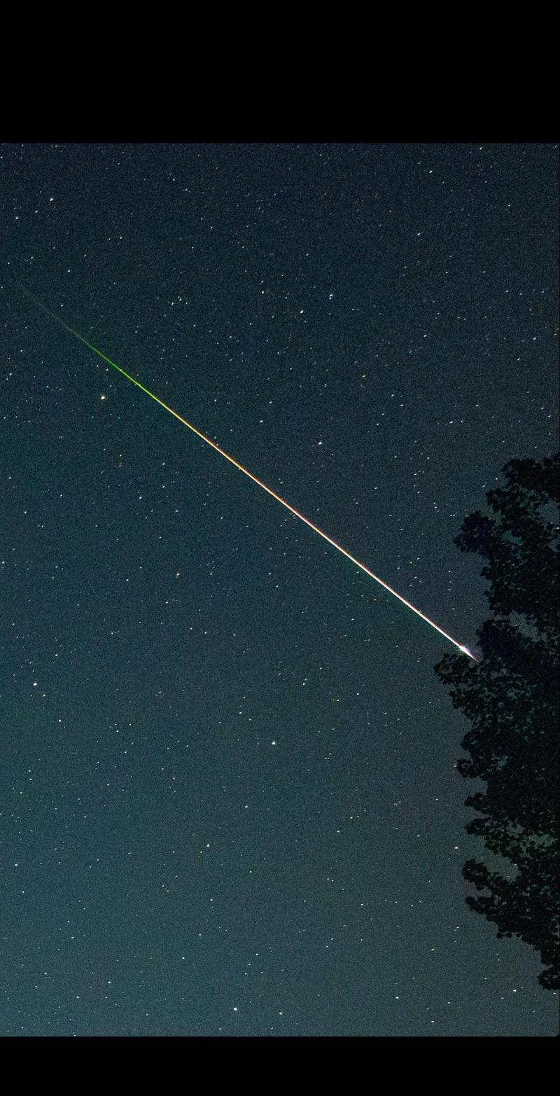ps如何做流星雨星空,PS如何快速做出逼真流星雨星空?-图1 ps如何做流星雨星空,PS如何快速做出逼真流星雨星空?-图1
