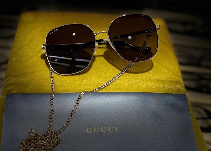 Gucci招聘海报为何藏着艺术与商业的平衡密码？-图3