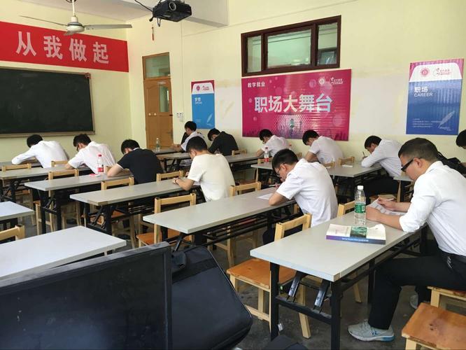 北大青鸟IT招聘会,岗位与人才匹配度如何?-图1 北大青鸟IT招聘会,岗位与人才匹配度如何?-图1